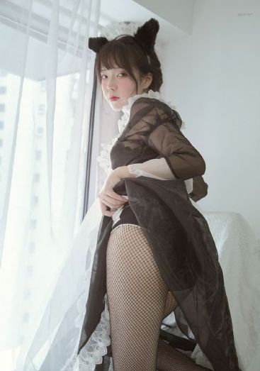 女女百合舌伸湿润腿间电影