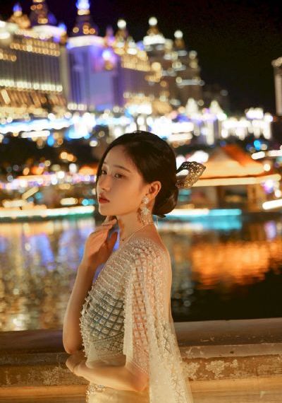 《女教师》hd中文字幕