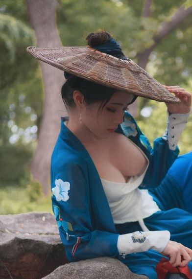 纤纤影院在线观看